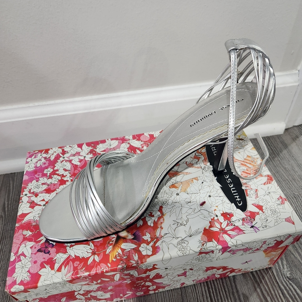 Lovely New Chinese Laundry Silver Heels